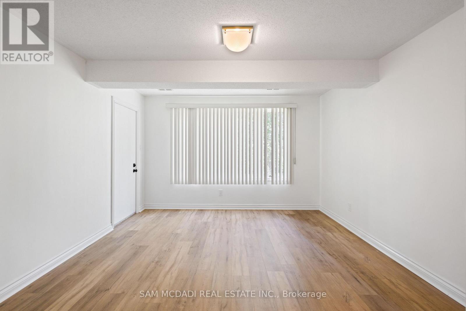 Photo 36 of 83 Royal Oak Drive, Brantford ON