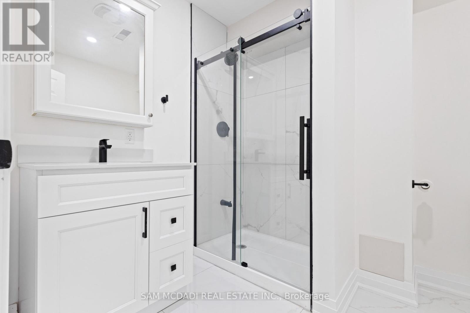 Photo 37 of 83 Royal Oak Drive, Brantford ON