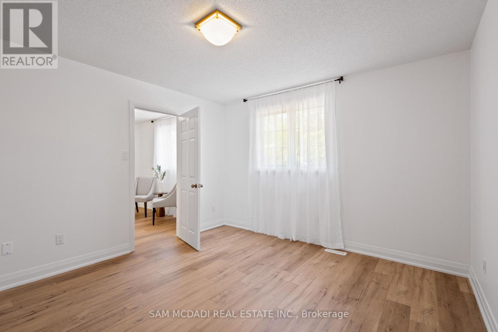 Photo 12 of 83 Royal Oak Drive, Brantford ON