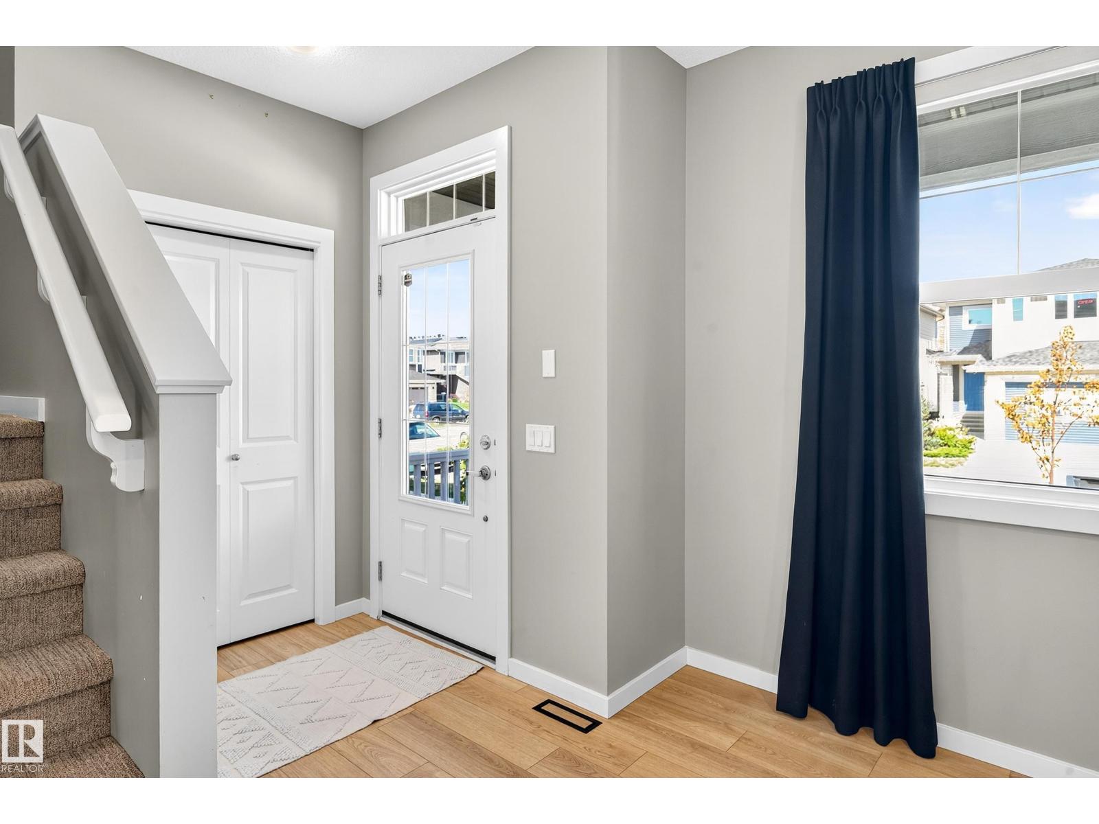 Photo 4 of 6337 Greenaway Av Nw, Edmonton AB