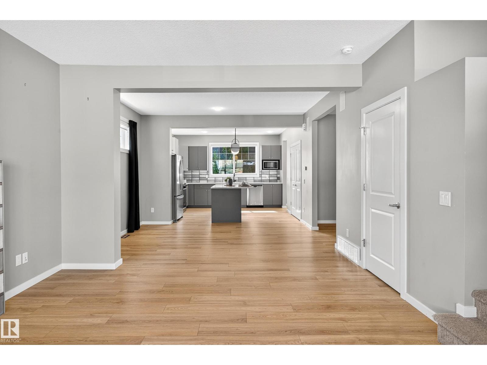 Photo 14 of 6337 Greenaway Av Nw, Edmonton AB