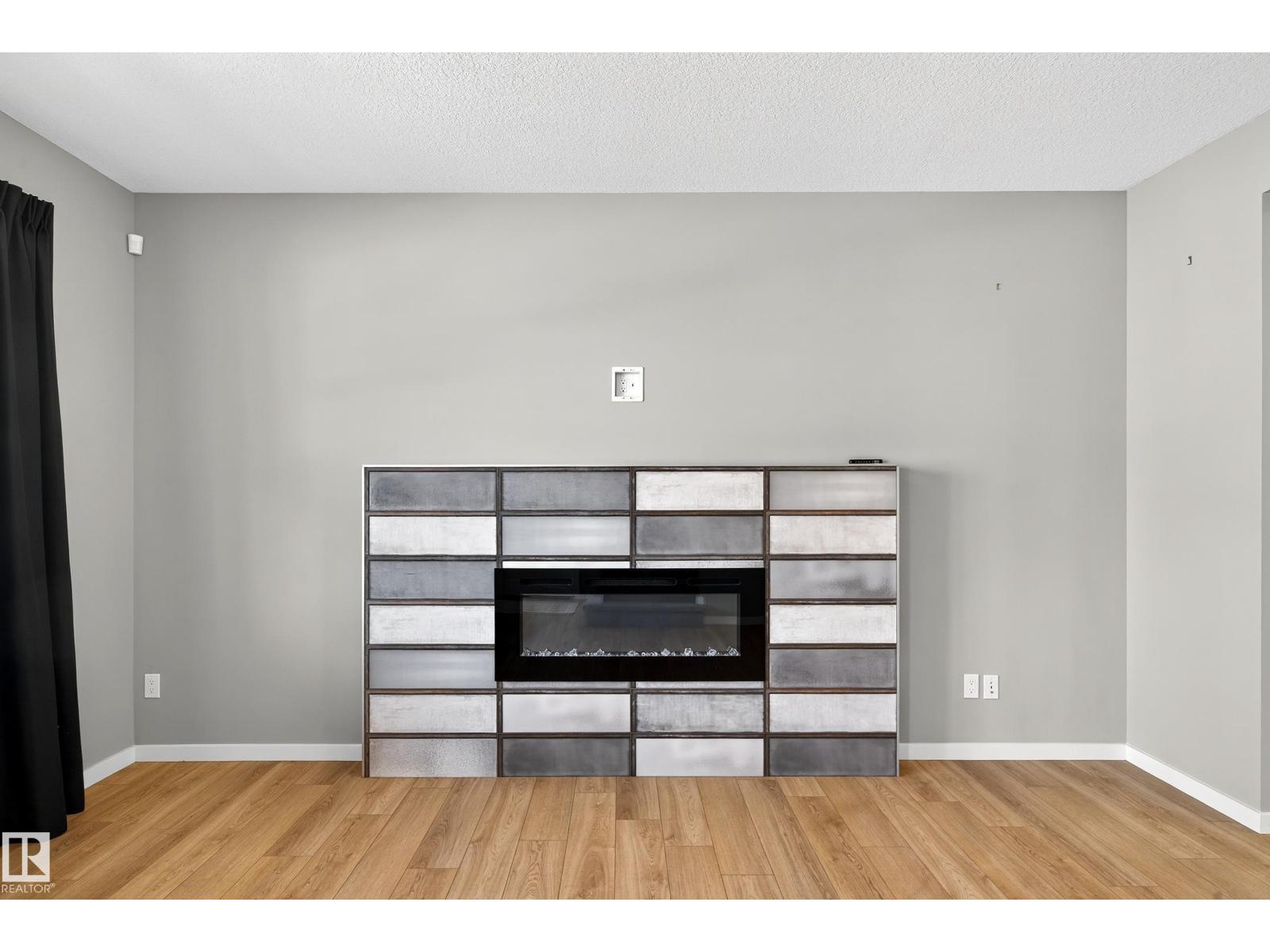 Photo 18 of 6337 Greenaway Av Nw, Edmonton AB
