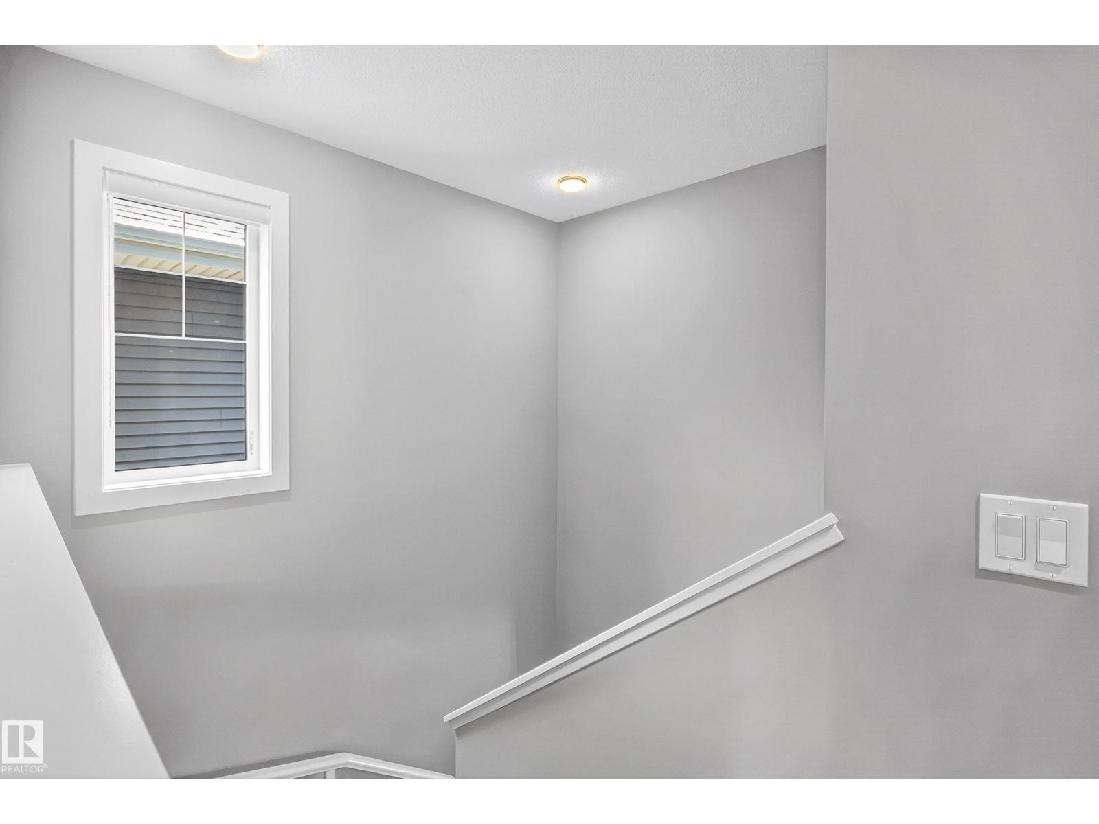 Photo 15 of 6337 Greenaway Av Nw, Edmonton AB