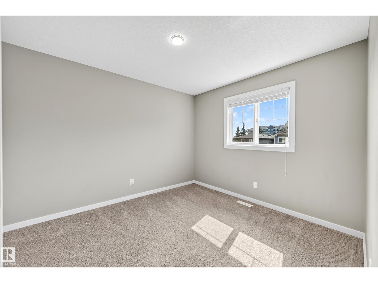 Photo 6 of 6337 Greenaway Av Nw, Edmonton AB