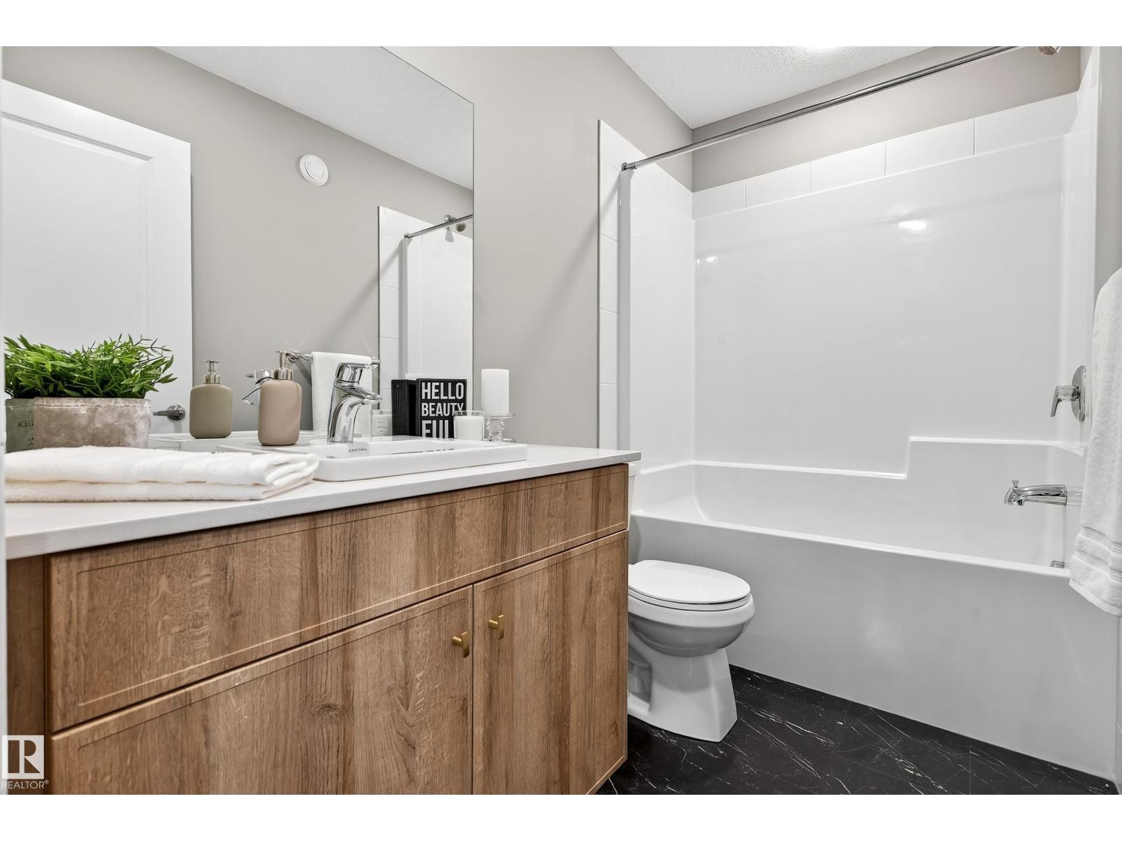 Photo 8 of 6337 Greenaway Av Nw, Edmonton AB