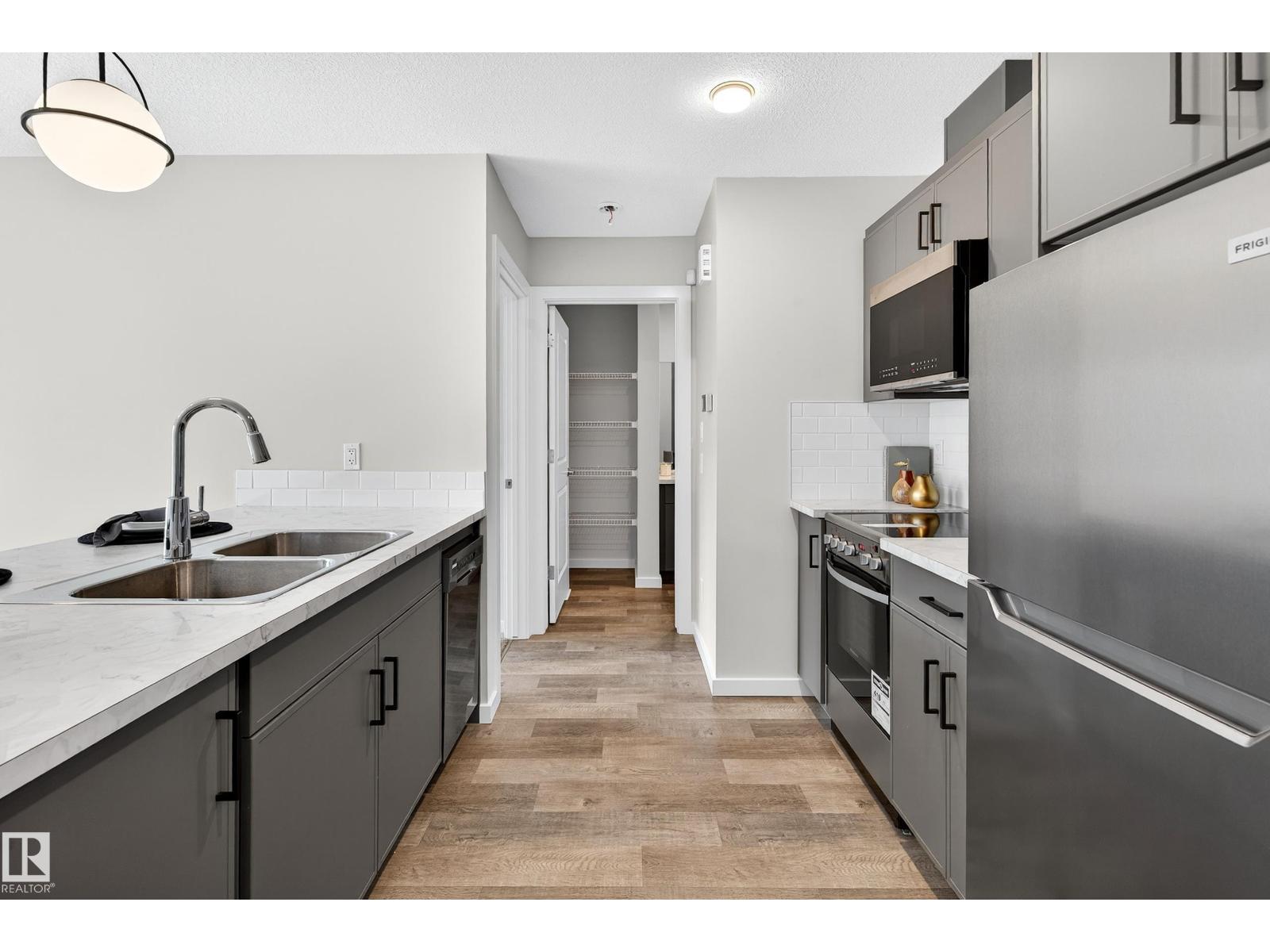 Photo 38 of 6337 Greenaway Av Nw, Edmonton AB