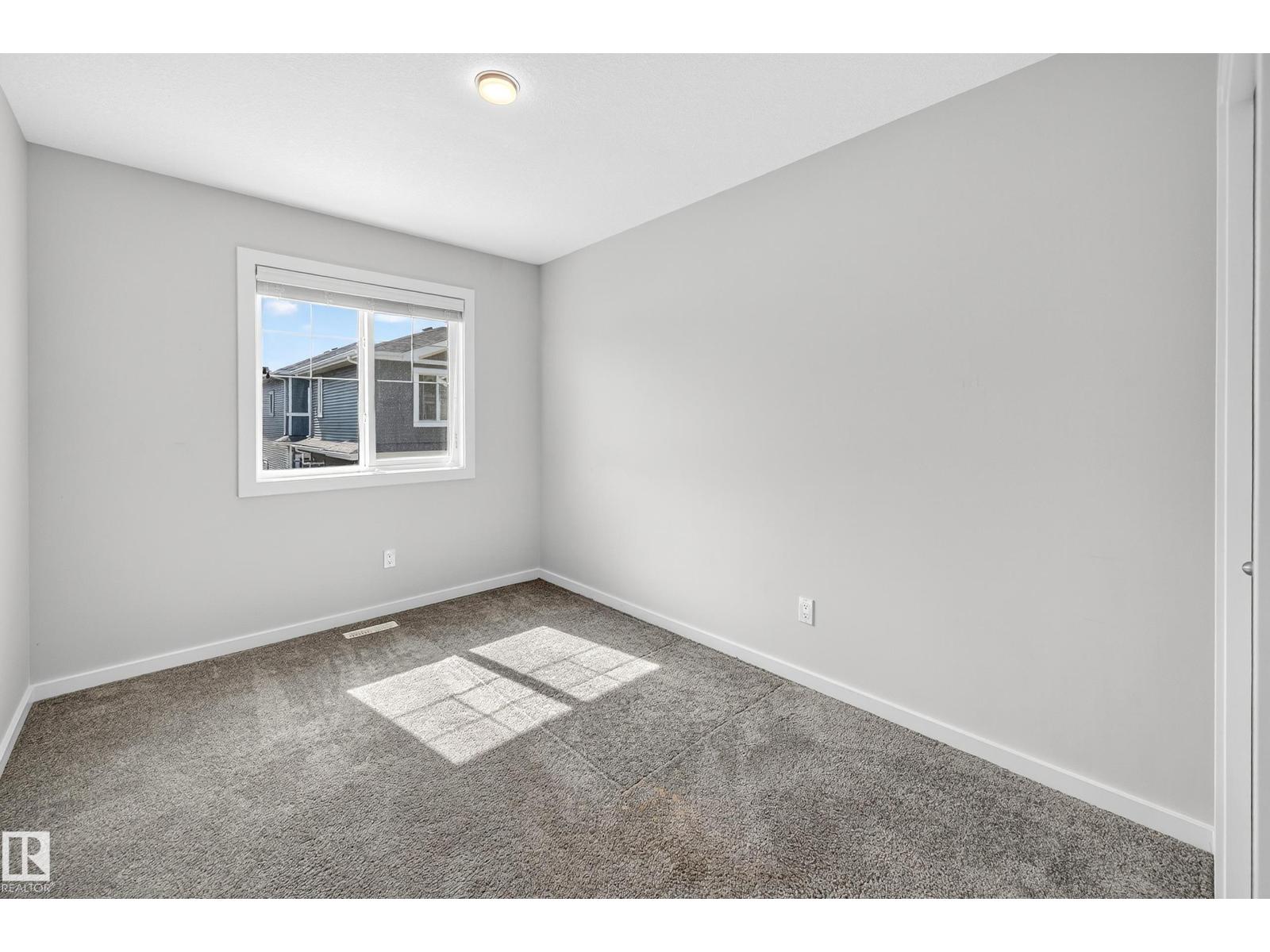 Photo 2 of 6337 Greenaway Av Nw, Edmonton AB