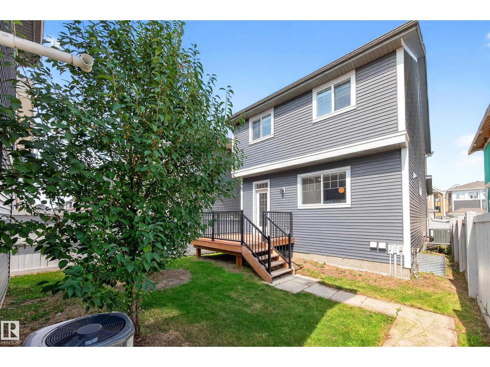 Photo 10 of 6337 Greenaway Av Nw, Edmonton AB