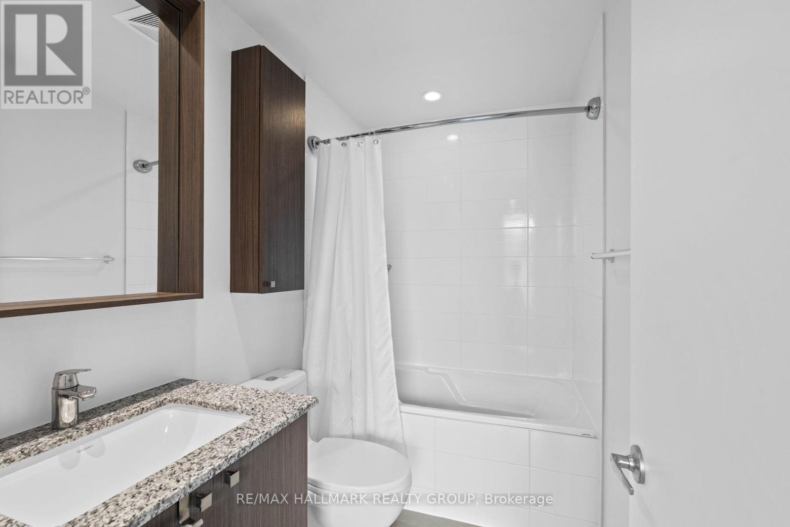 Photo 32 of 401 7 Marquette Avenue, Ottawa ON