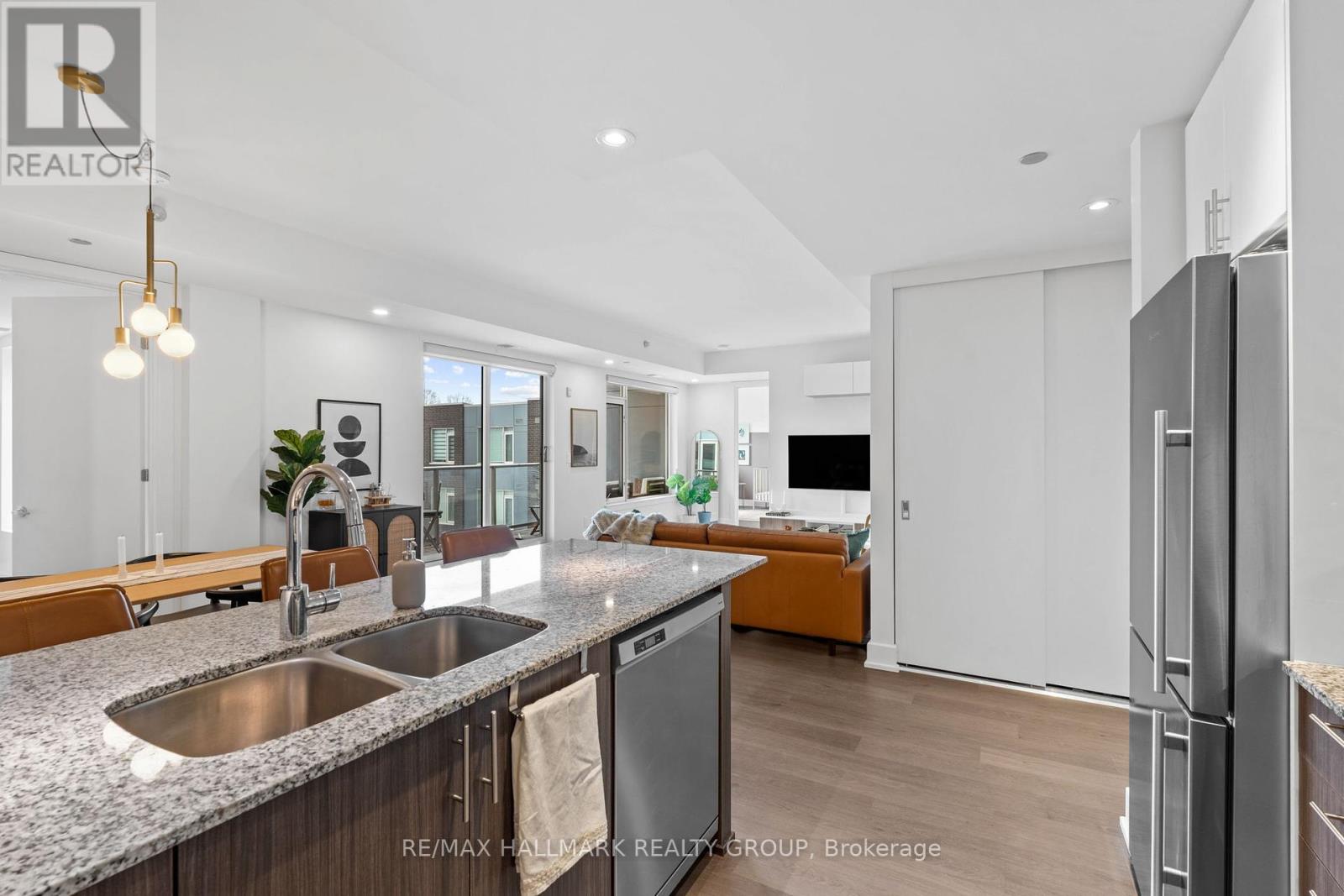 Photo 36 of 401 7 Marquette Avenue, Ottawa ON