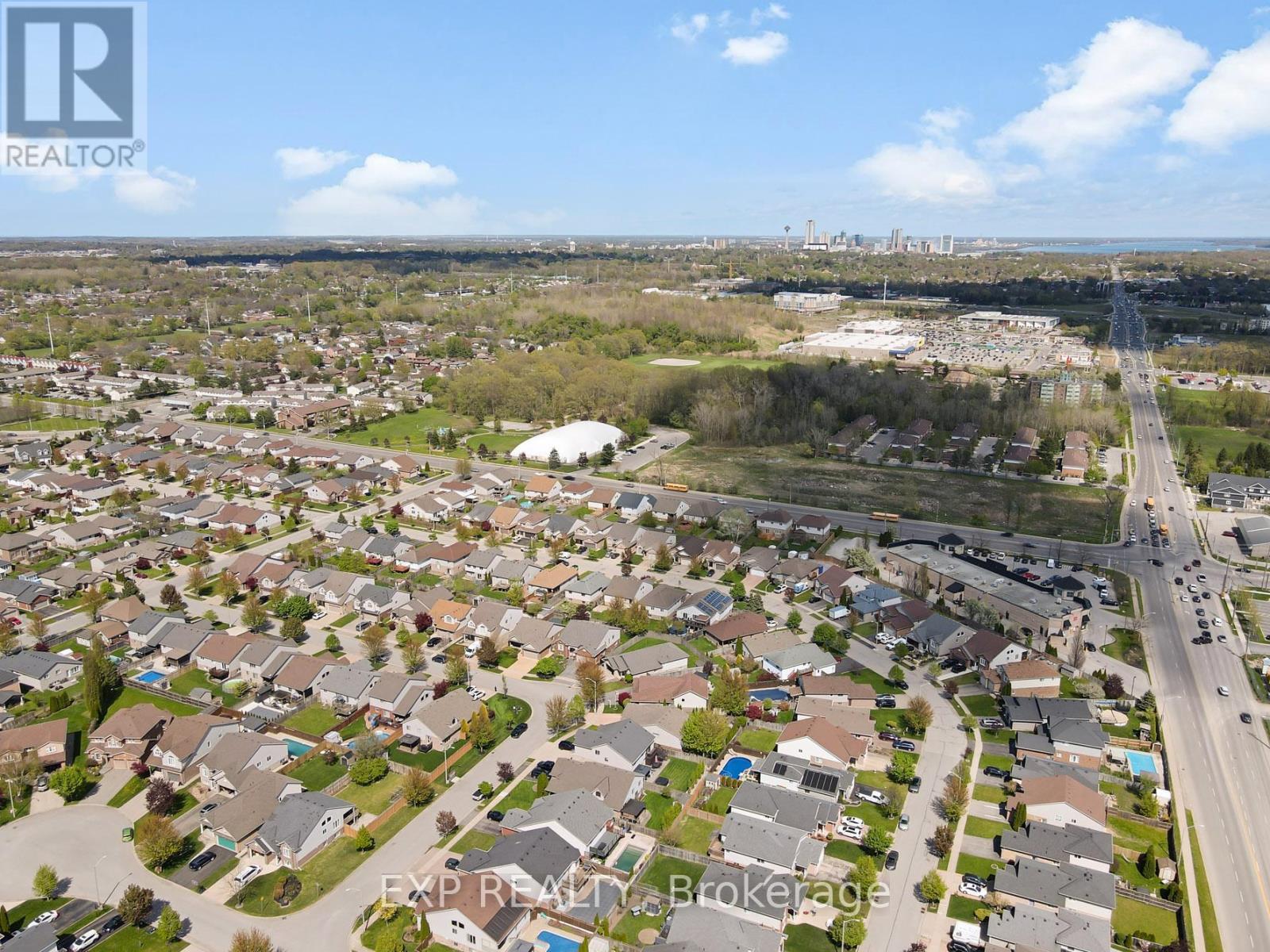 Photo 40 of 7090 Julie Drive, Niagara Falls ON