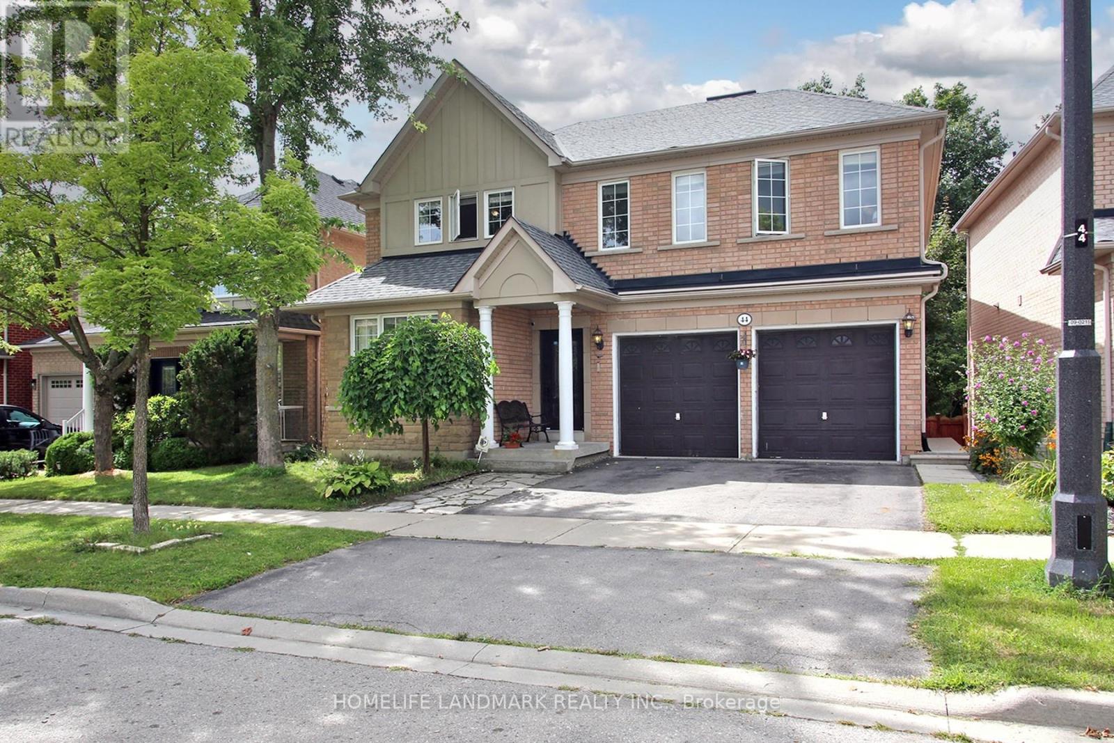 Photo 16 of 44 Skywood Drive, Richmond Hill ON