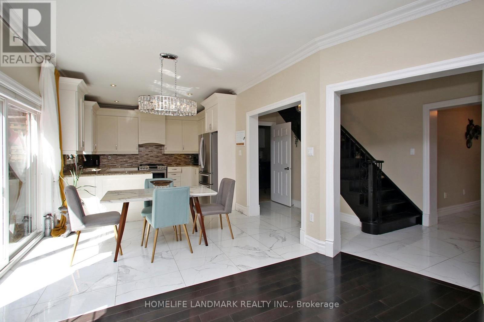 Photo 38 of 44 Skywood Drive, Richmond Hill ON