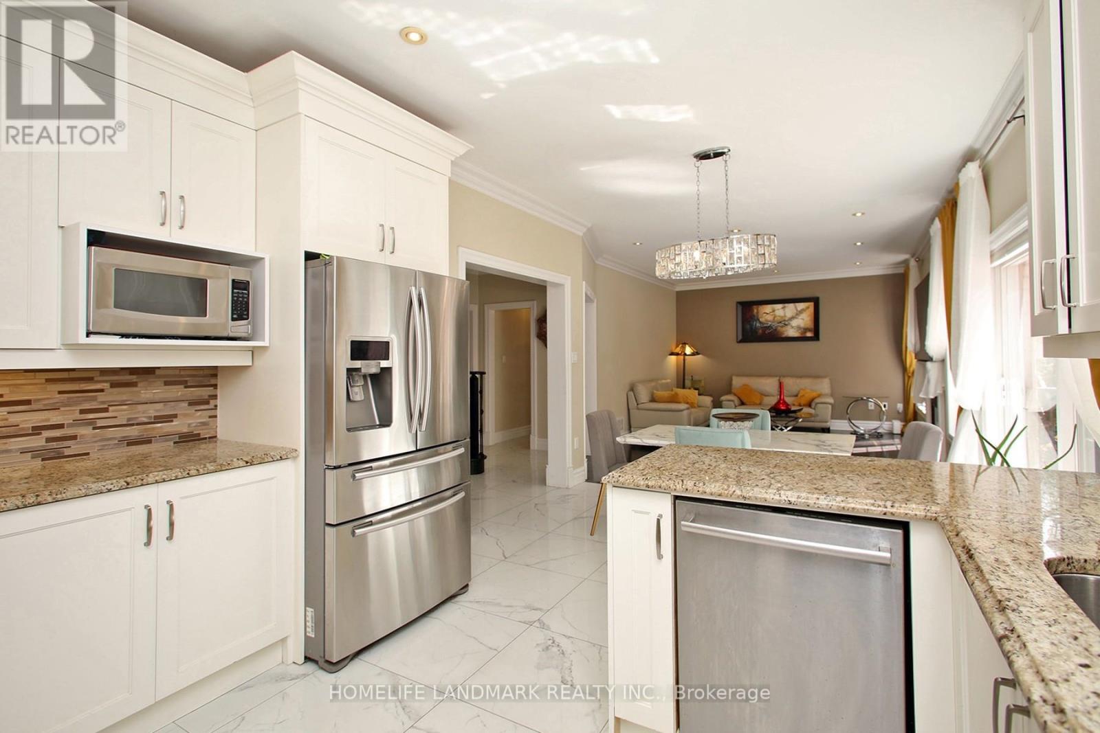 Photo 39 of 44 Skywood Drive, Richmond Hill ON