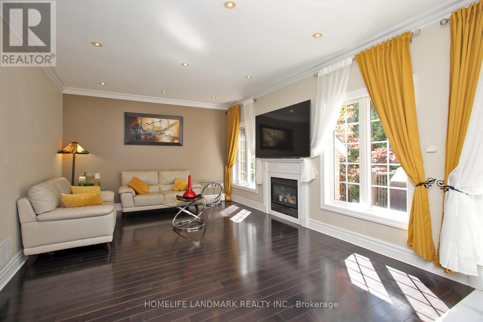 Photo 40 of 44 Skywood Drive, Richmond Hill ON