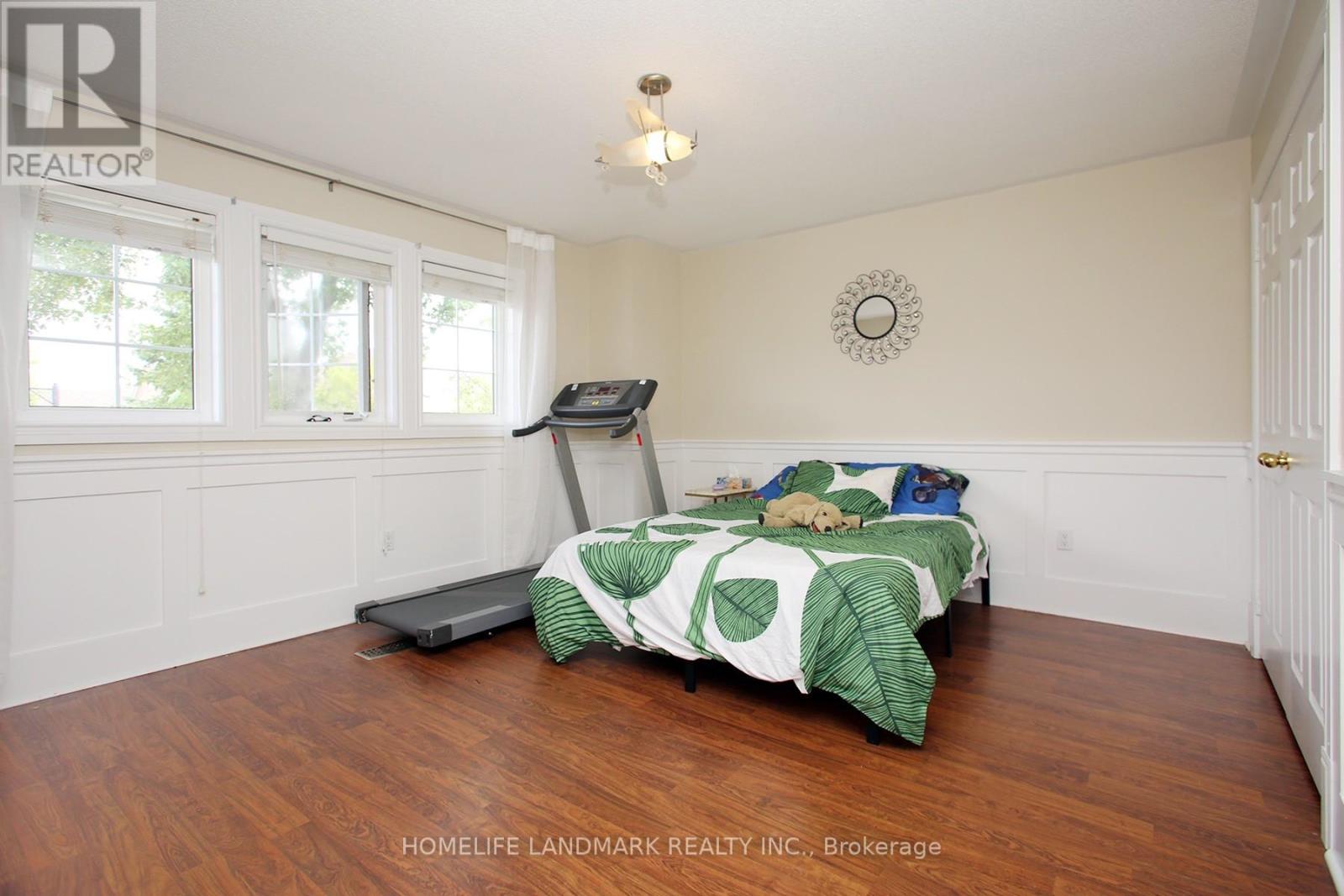 Photo 5 of 44 Skywood Drive, Richmond Hill ON