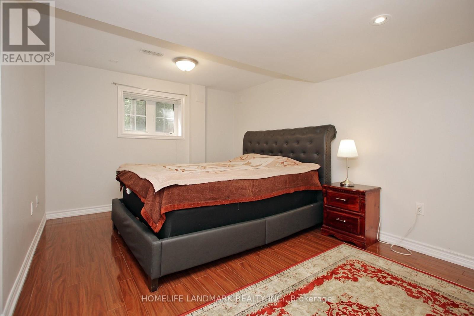 Photo 15 of 44 Skywood Drive, Richmond Hill ON