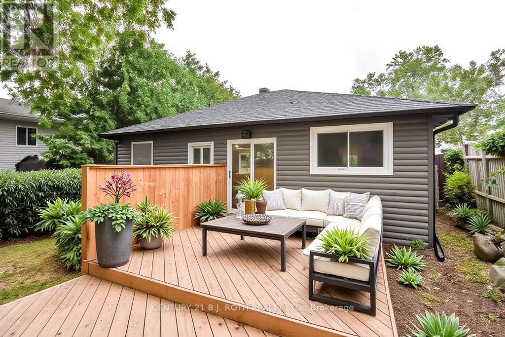 Photo 6 of 690 Hastings Avenue, Innisfil ON