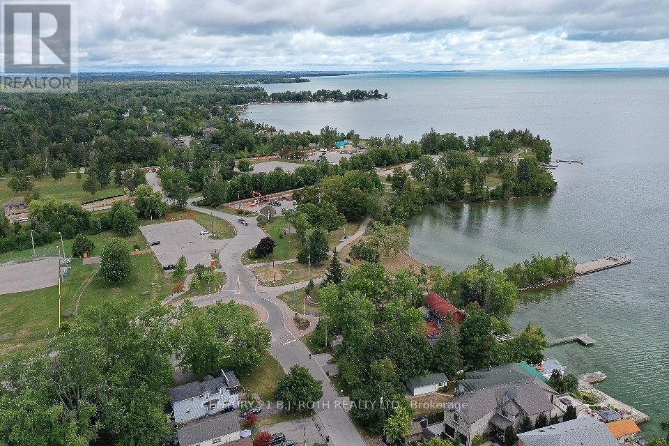 Photo 18 of 690 Hastings Avenue, Innisfil ON