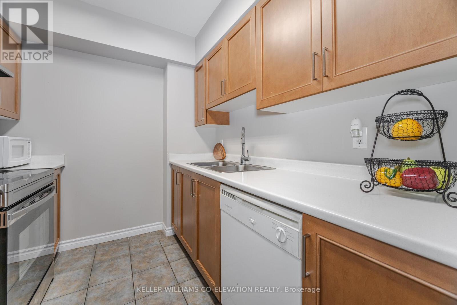 Photo 22 of 410 2088 Lawrence Avenue W, Toronto ON