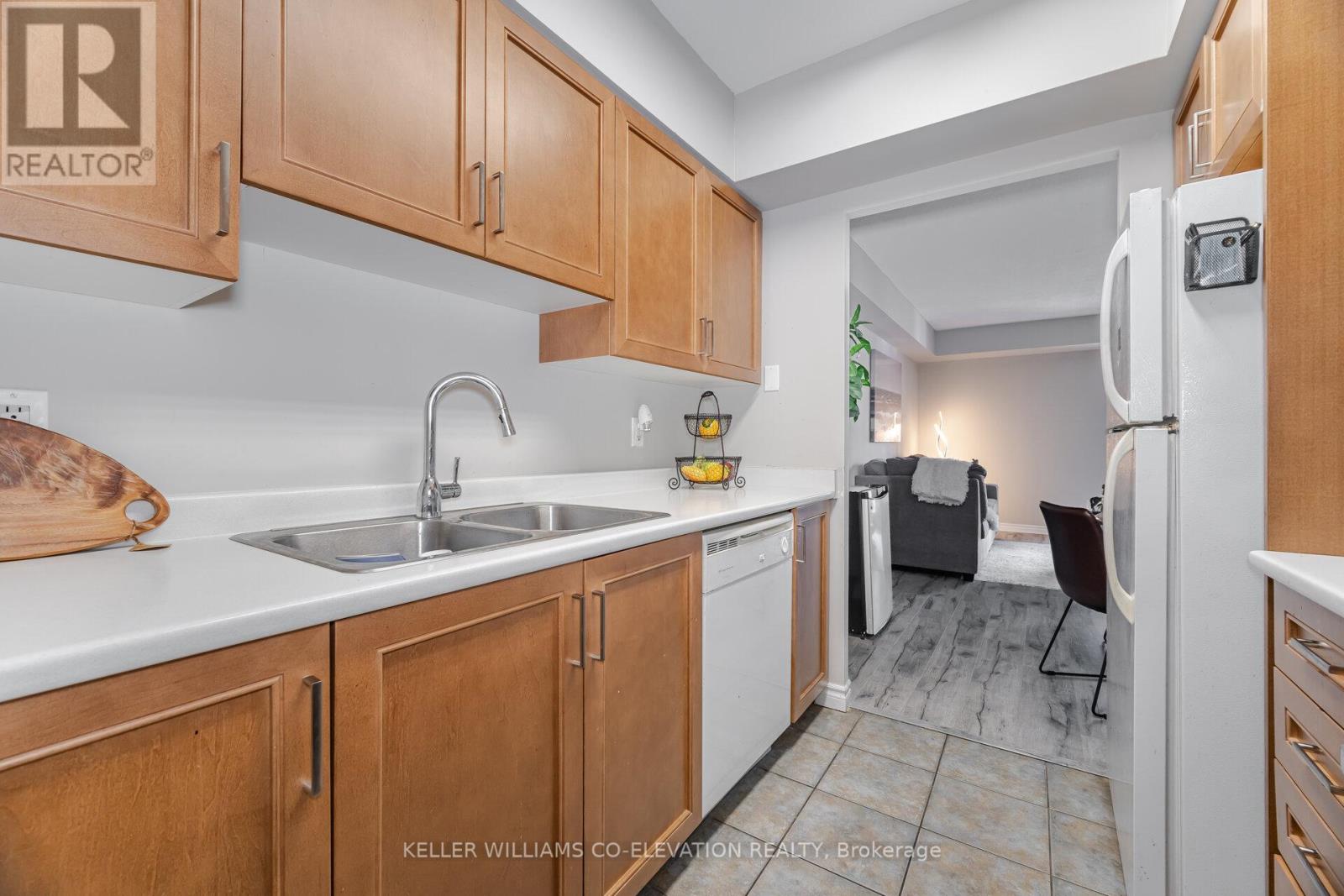 Photo 17 of 410 2088 Lawrence Avenue W, Toronto ON