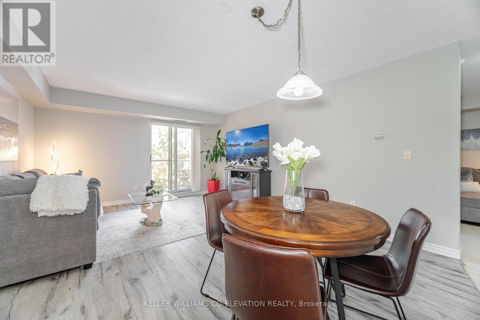 Photo 38 of 410 2088 Lawrence Avenue W, Toronto ON