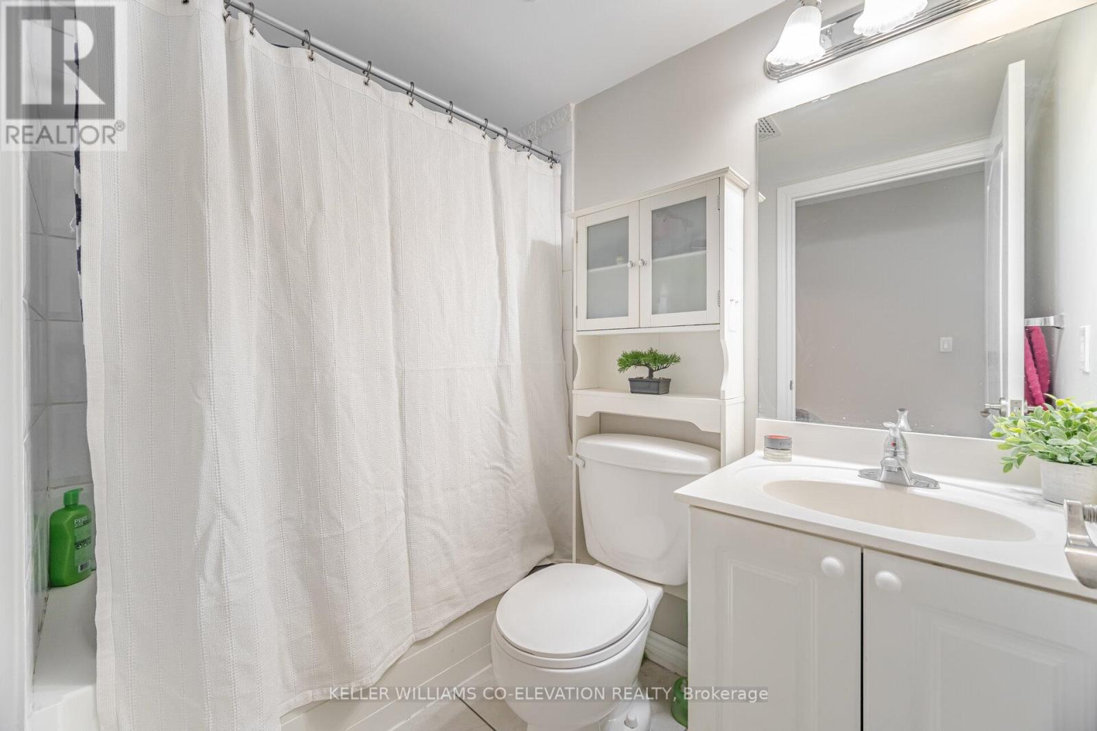 Photo 23 of 410 2088 Lawrence Avenue W, Toronto ON