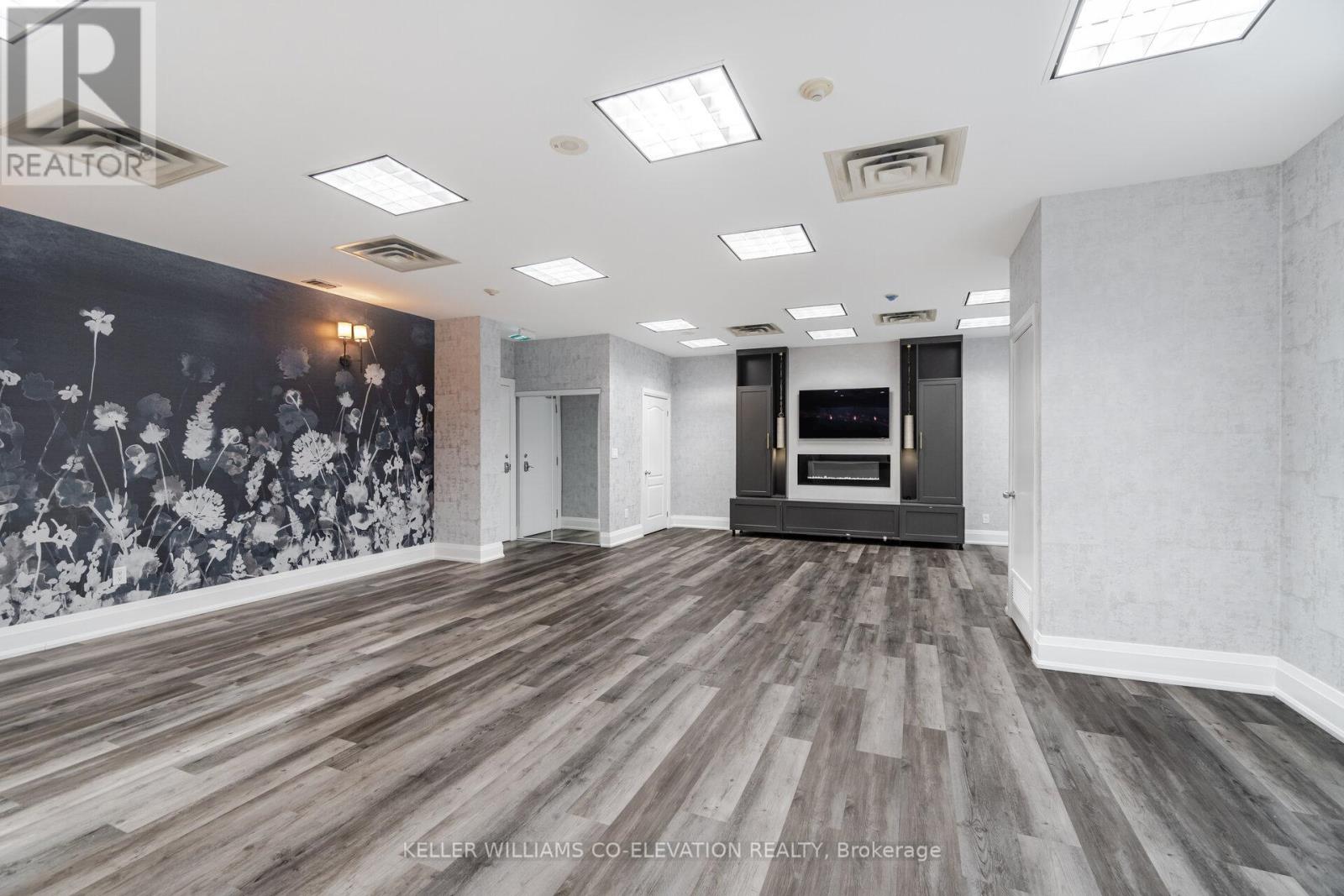 Photo 11 of 410 2088 Lawrence Avenue W, Toronto ON