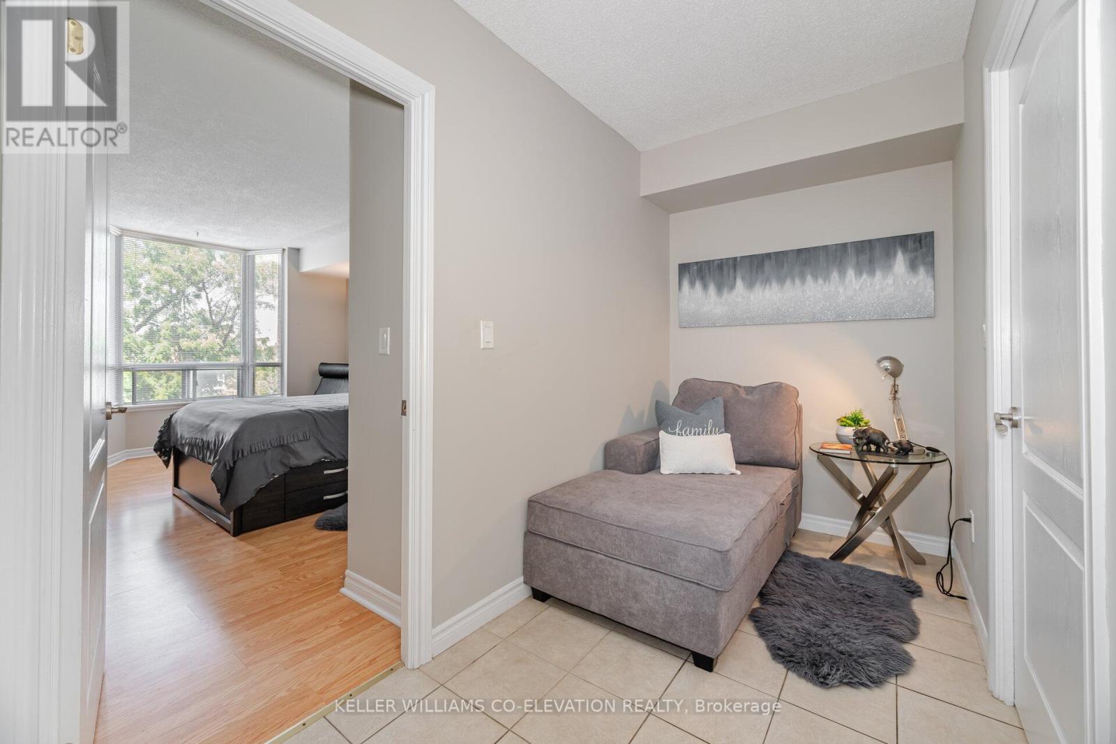 Photo 1 of 410 2088 Lawrence Avenue W, Toronto ON