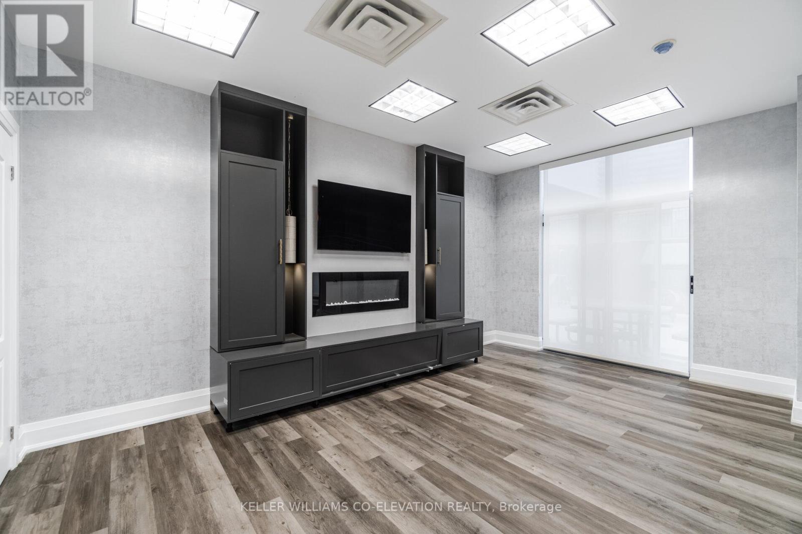 Photo 18 of 410 2088 Lawrence Avenue W, Toronto ON
