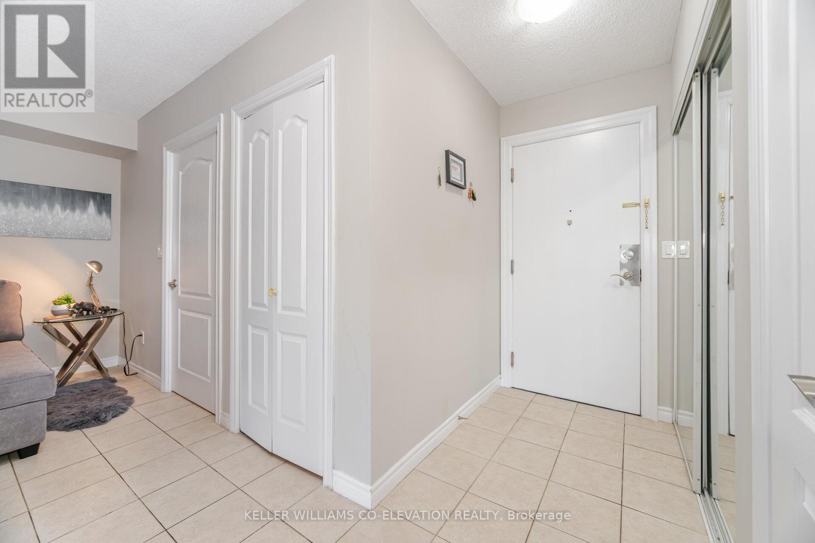 Photo 13 of 410 2088 Lawrence Avenue W, Toronto ON