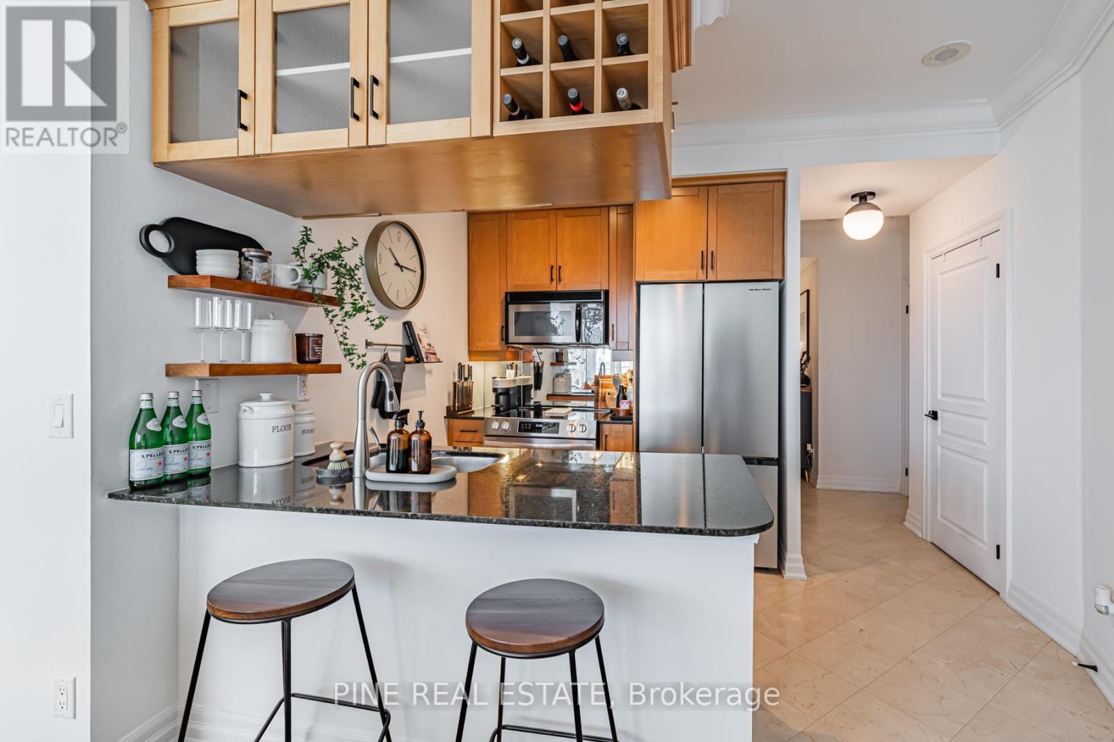 Photo 1 of 1112 2083 Lake Shore Boulevard W, Toronto ON
