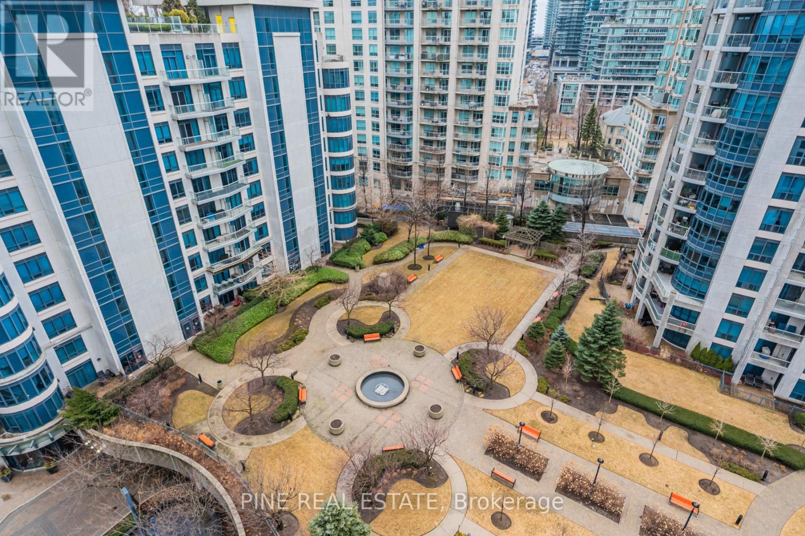 Photo 26 of 1112 2083 Lake Shore Boulevard W, Toronto ON