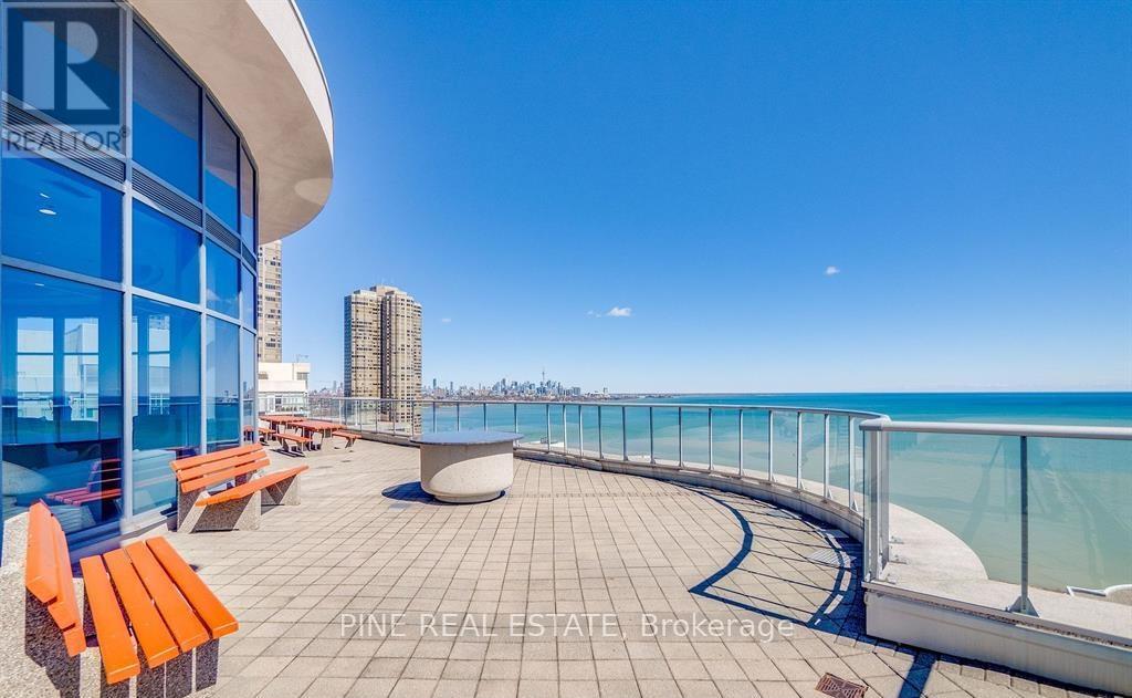 Photo 5 of 1112 2083 Lake Shore Boulevard W, Toronto ON
