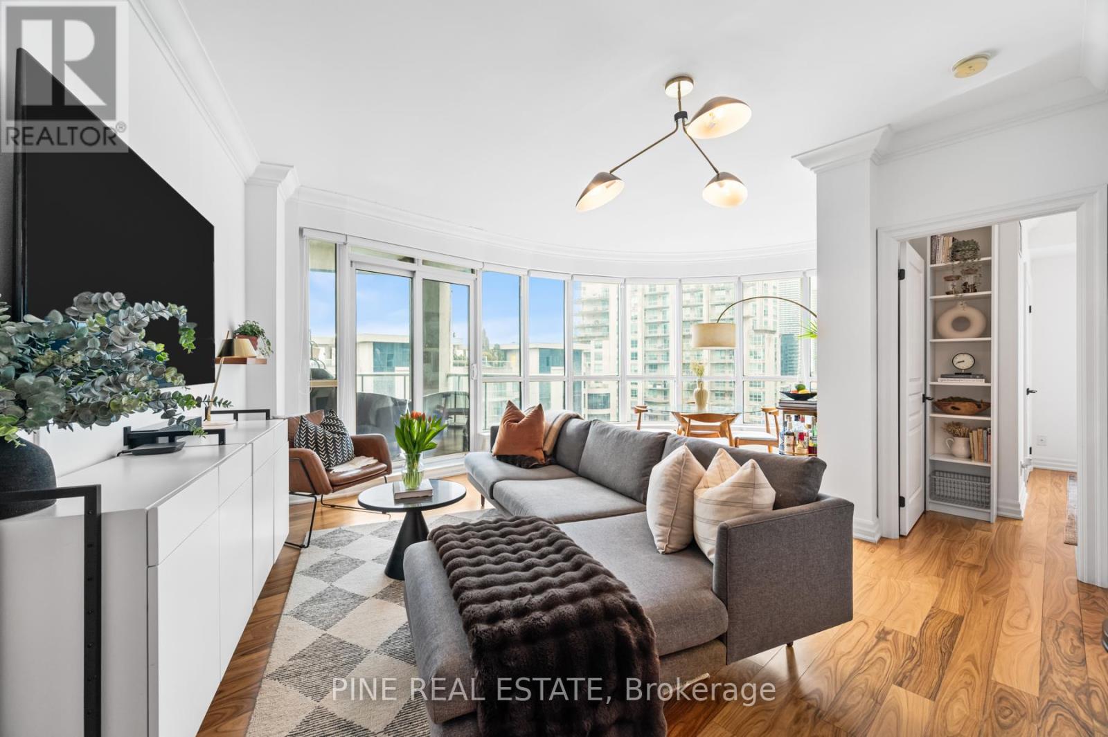 Photo 32 of 1112 2083 Lake Shore Boulevard W, Toronto ON