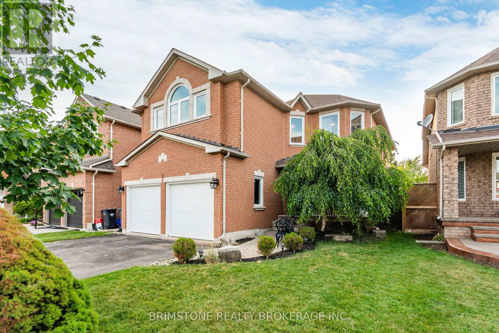 Photo 2 of 7 Banington Crescent, Brampton ON