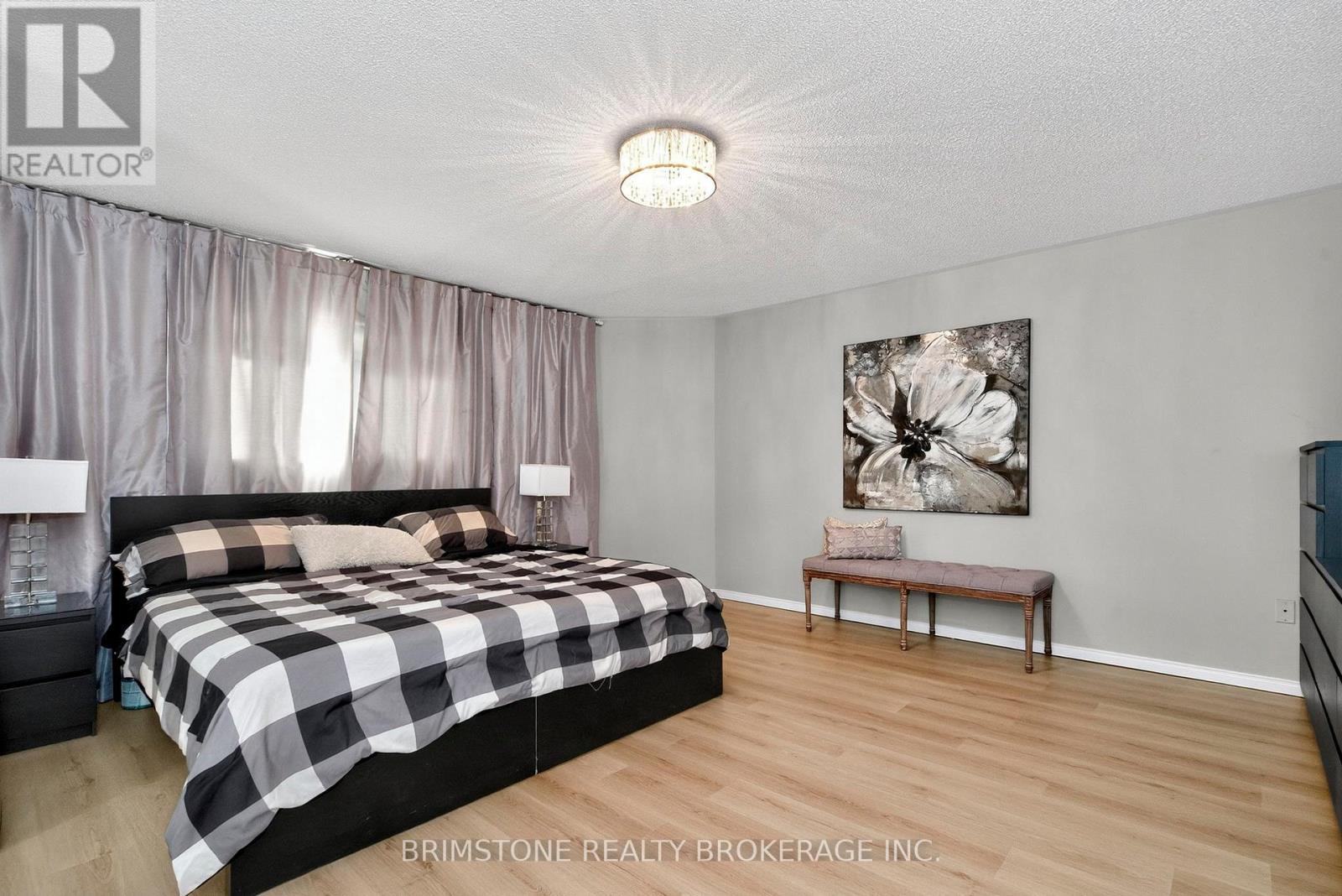Photo 21 of 7 Banington Crescent, Brampton ON