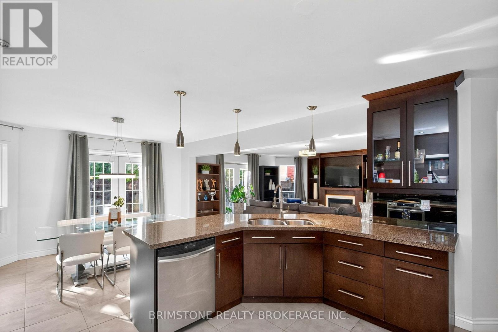 Photo 5 of 7 Banington Crescent, Brampton ON