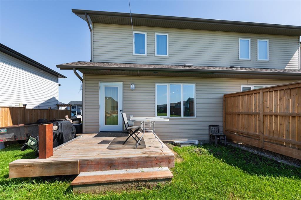 Photo 3 of 50 Parkhill Crescent, Steinbach MB