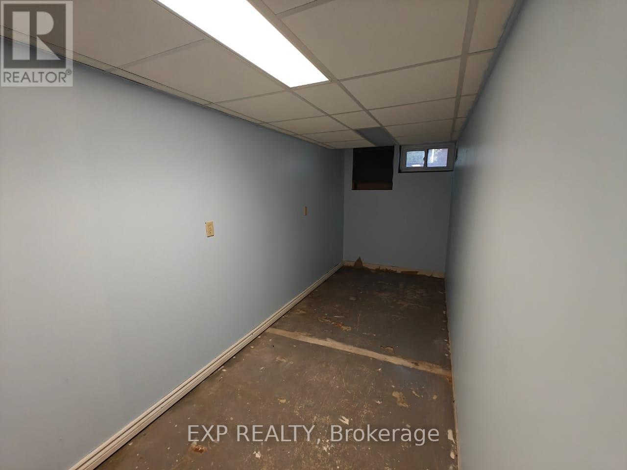 Photo 17 of 46 Croydon Drive, St Catharines ON