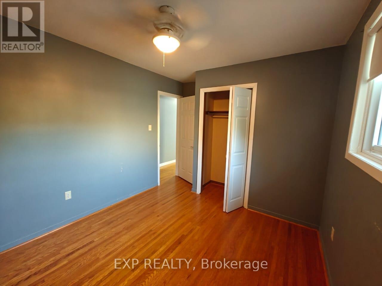 Photo 11 of 46 Croydon Drive, St Catharines ON