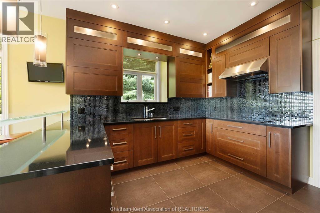 Photo 16 of 50 St Andrews Place, Chatham ON