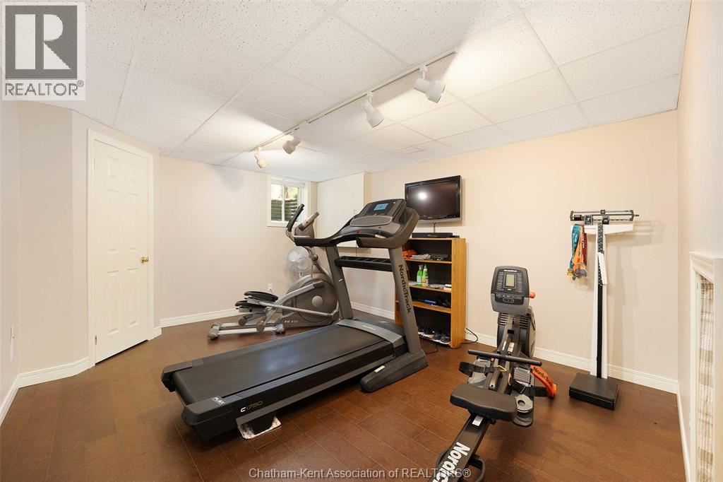 Photo 39 of 50 St Andrews Place, Chatham ON