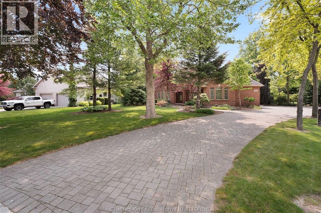 Photo 4 of 50 St Andrews Place, Chatham ON