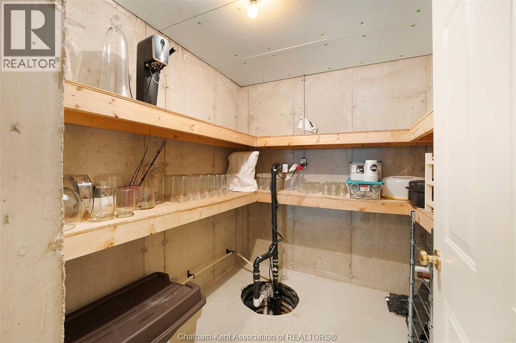 Photo 42 of 50 St Andrews Place, Chatham ON