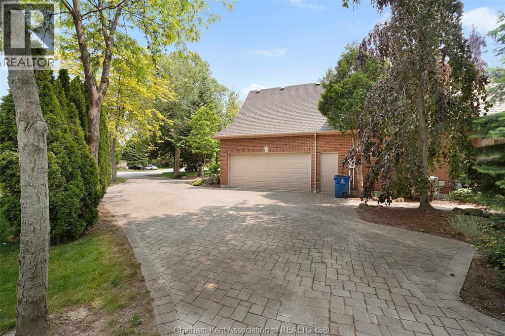 Photo 6 of 50 St Andrews Place, Chatham ON