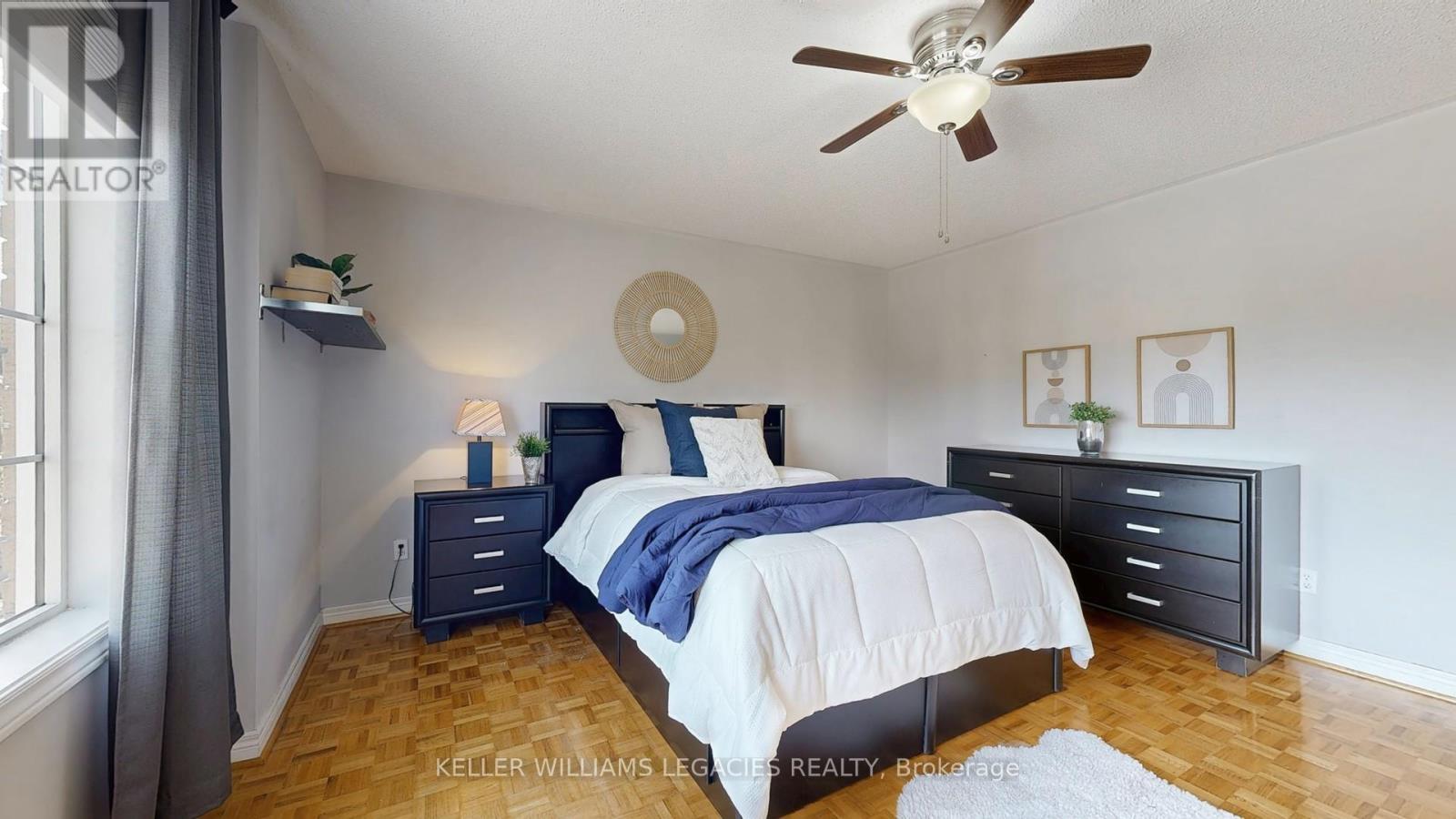 Photo 17 of 304 Maria Antonia Road, Vaughan ON