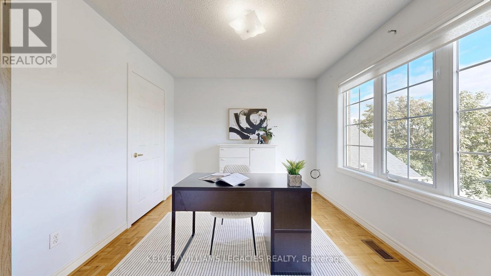 Photo 19 of 304 Maria Antonia Road, Vaughan ON