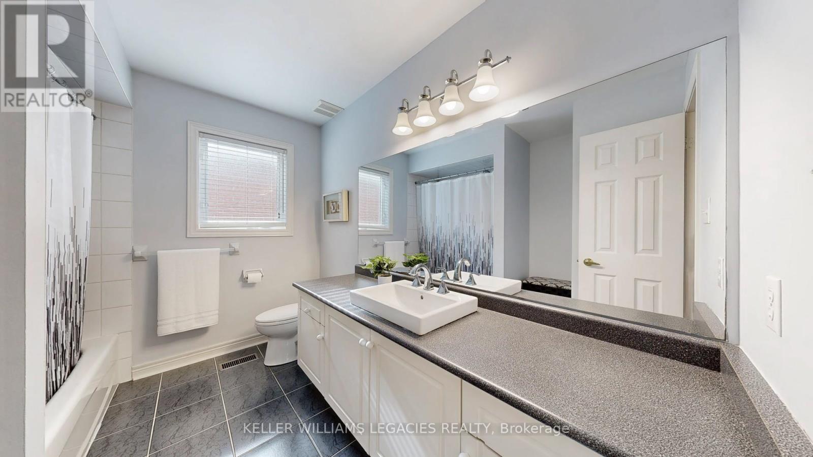 Photo 20 of 304 Maria Antonia Road, Vaughan ON