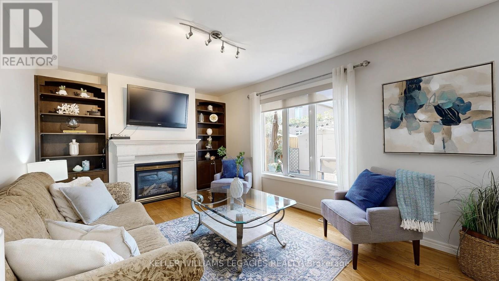 Photo 9 of 304 Maria Antonia Road, Vaughan ON